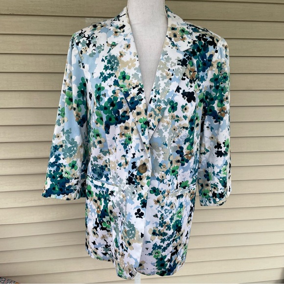 Coldwater Creek Jackets & Blazers - Coldwater Creek Floral Blazed Size 12
